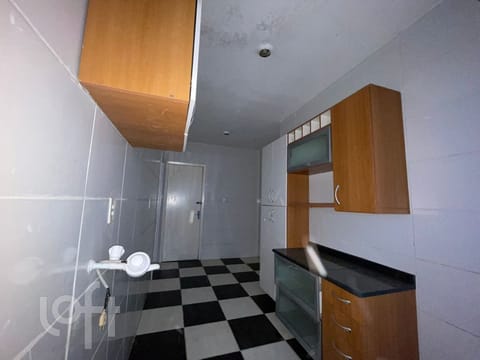 Image 11 - 242587